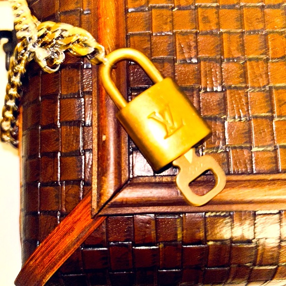 Louis Vuitton Lock and key number 332 - Picture 5 of 5
